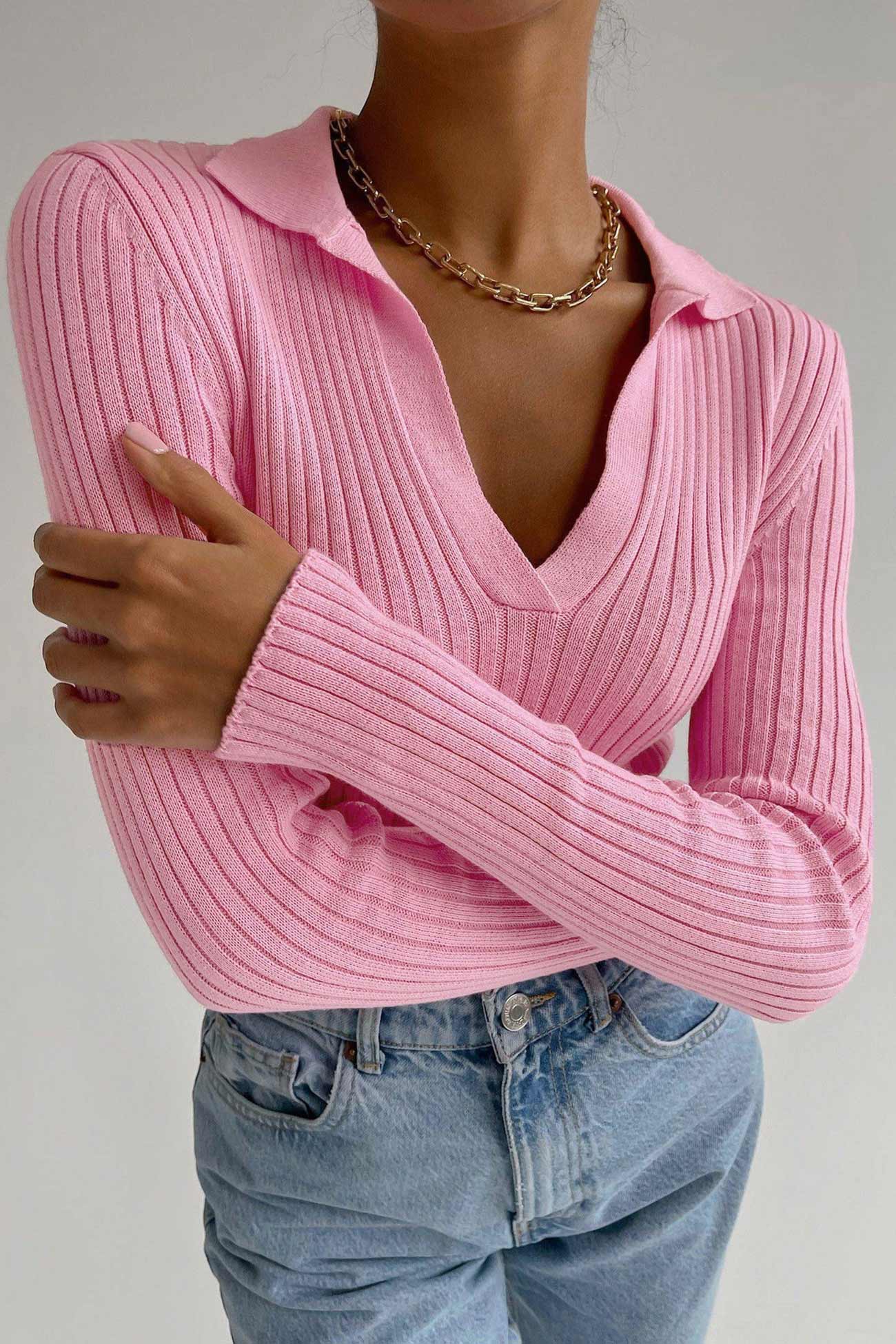 Yasmina | Ribbed knit top with V-neck and lapels