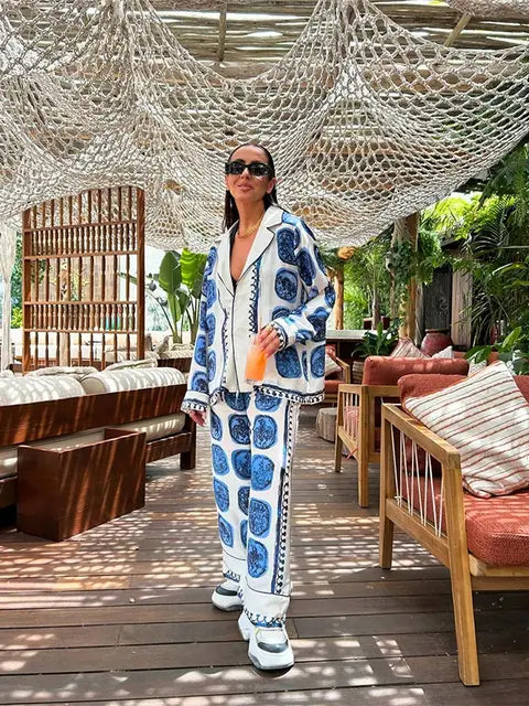 Mariana | Fashionable set of blouse and trousers