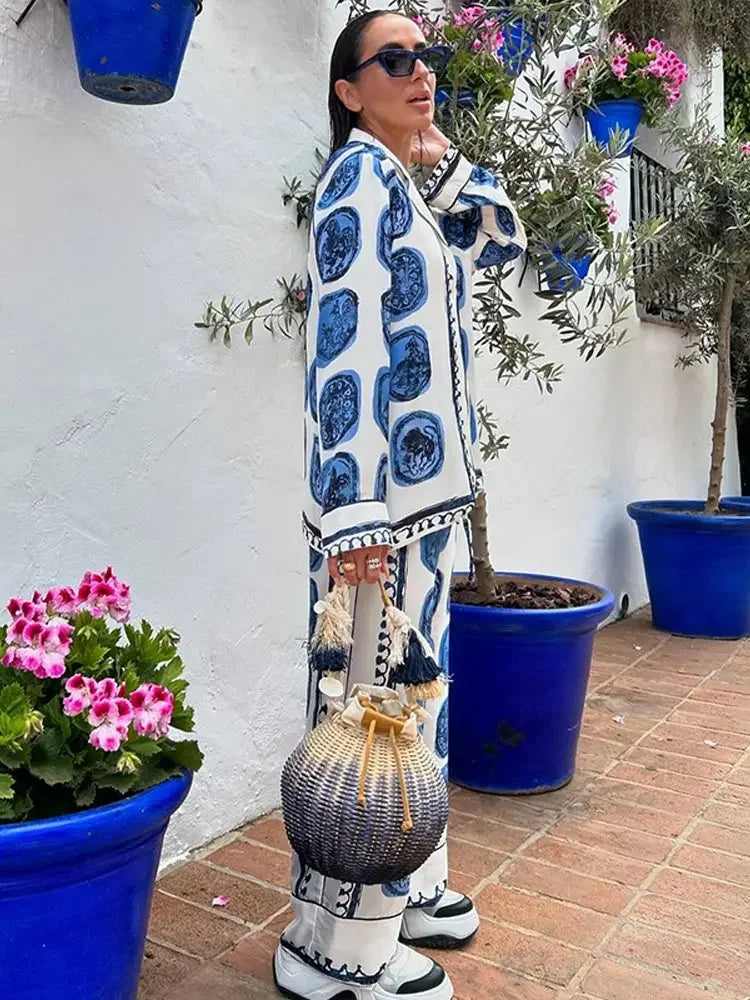 Mariana | Fashionable set of blouse and trousers