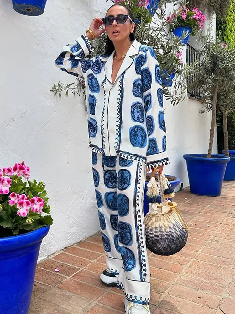 Mariana | Fashionable set of blouse and trousers