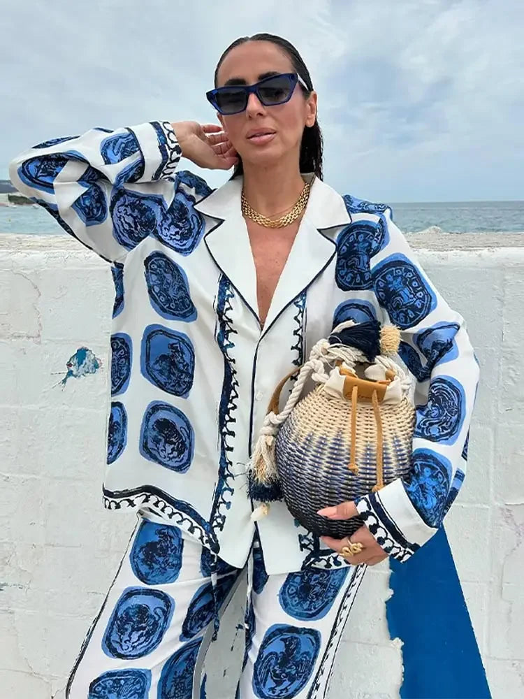 Mariana | Fashionable set of blouse and trousers