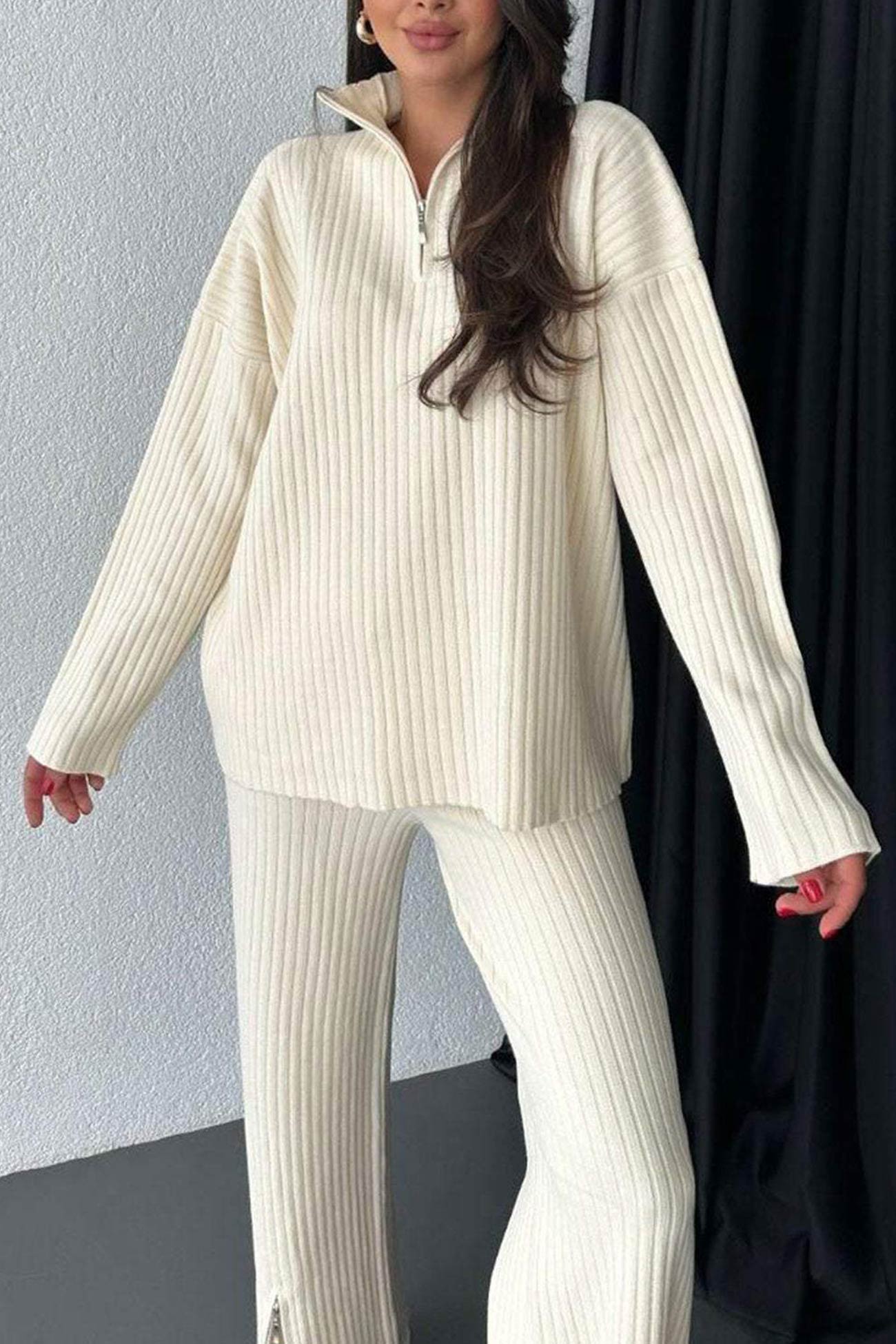 Adelheid | Two-piece outfit in ribbed knit with zip and slit