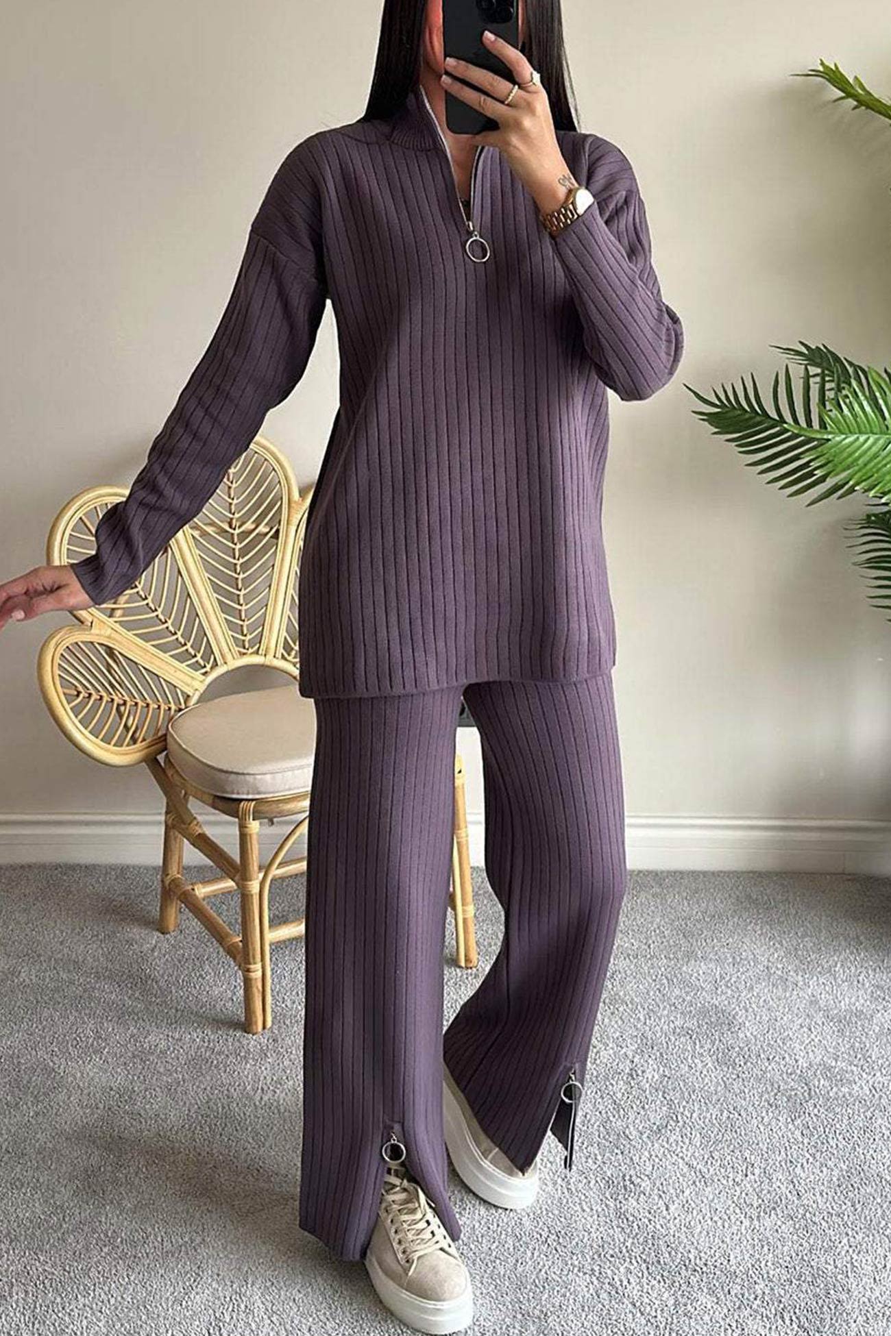 Adelheid | Two-piece outfit in ribbed knit with zip and slit