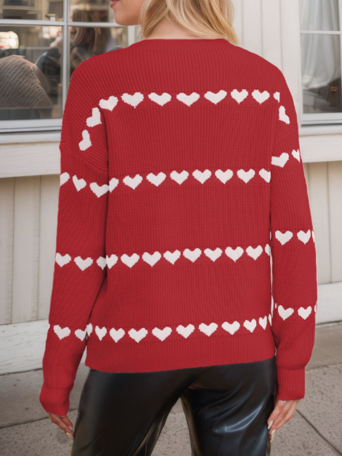 Hanna | Heart-shaped, long-sleeved crew neck sweater