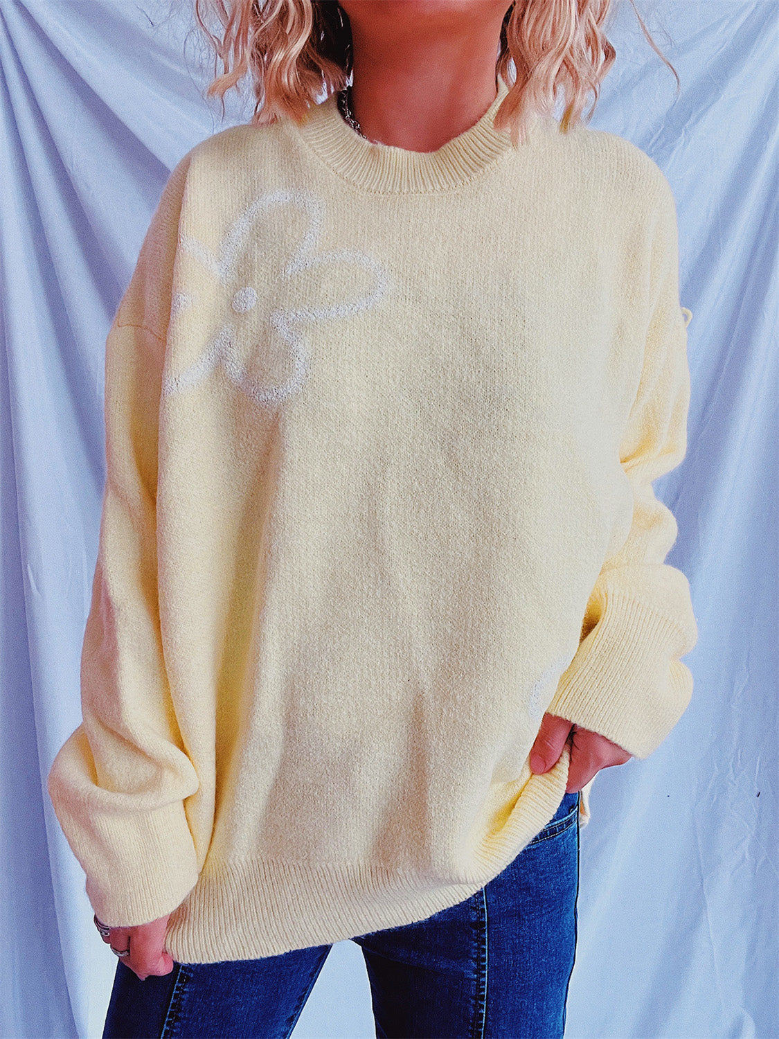 Sofia | Long-sleeved sweater with a floral crew neck