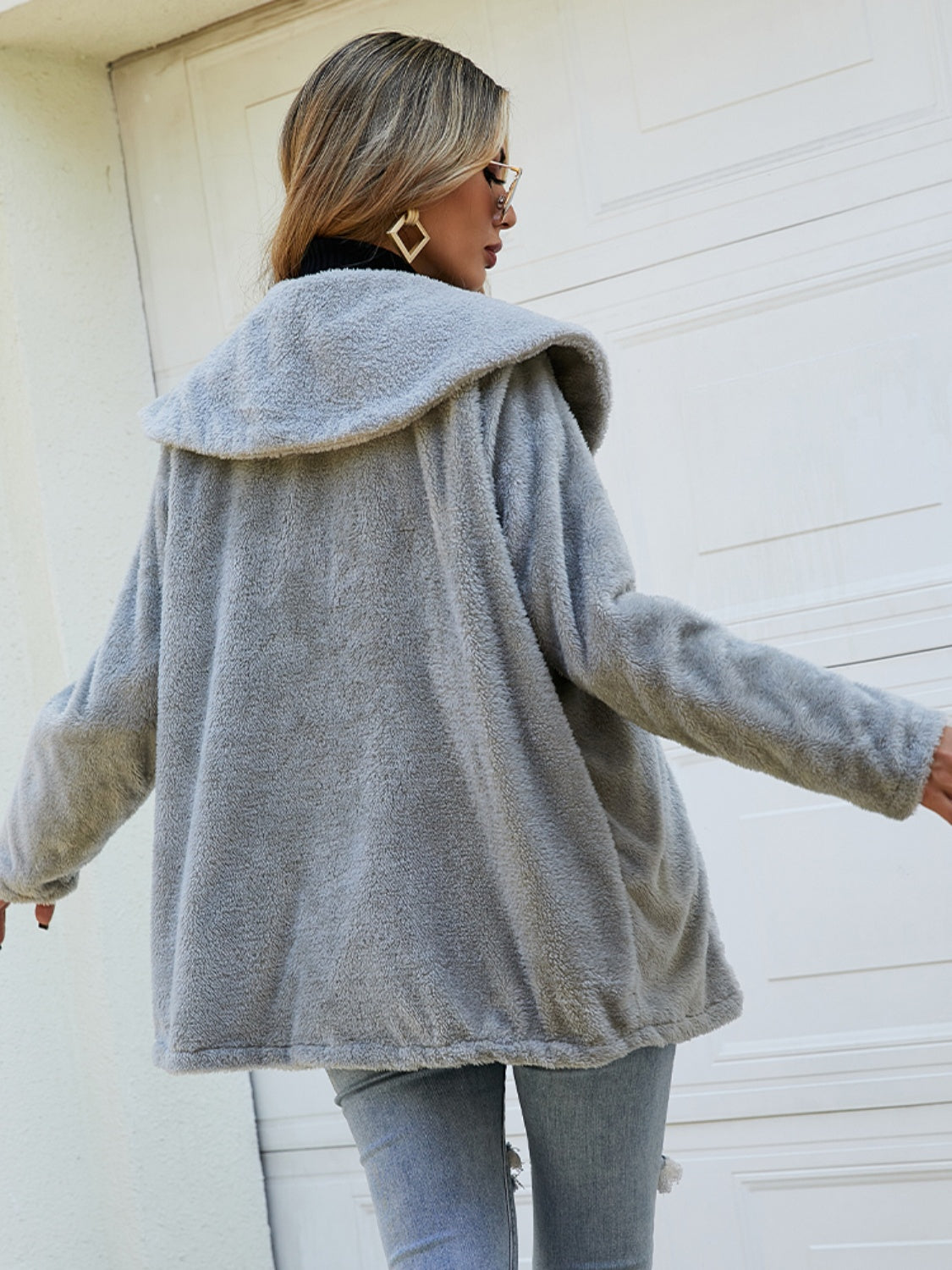 Helena | Shiny, fluffy collared button-down jacket
