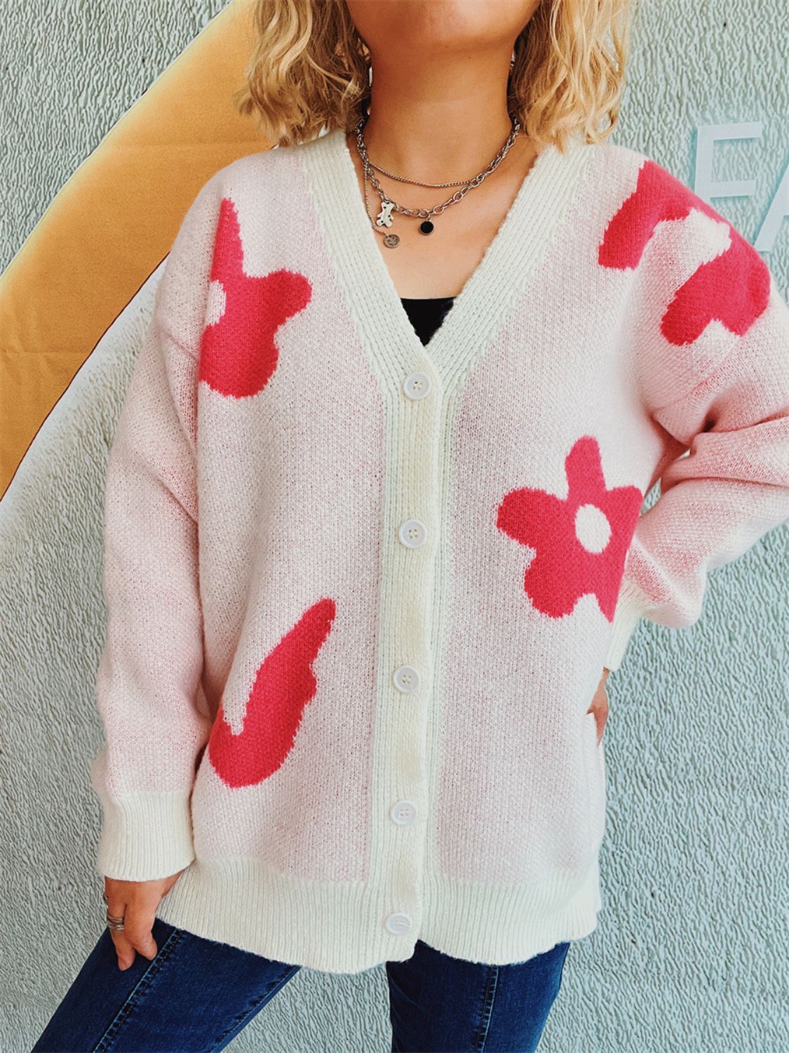 Ines | Long-sleeved cardigan with floral buttons and V-neck