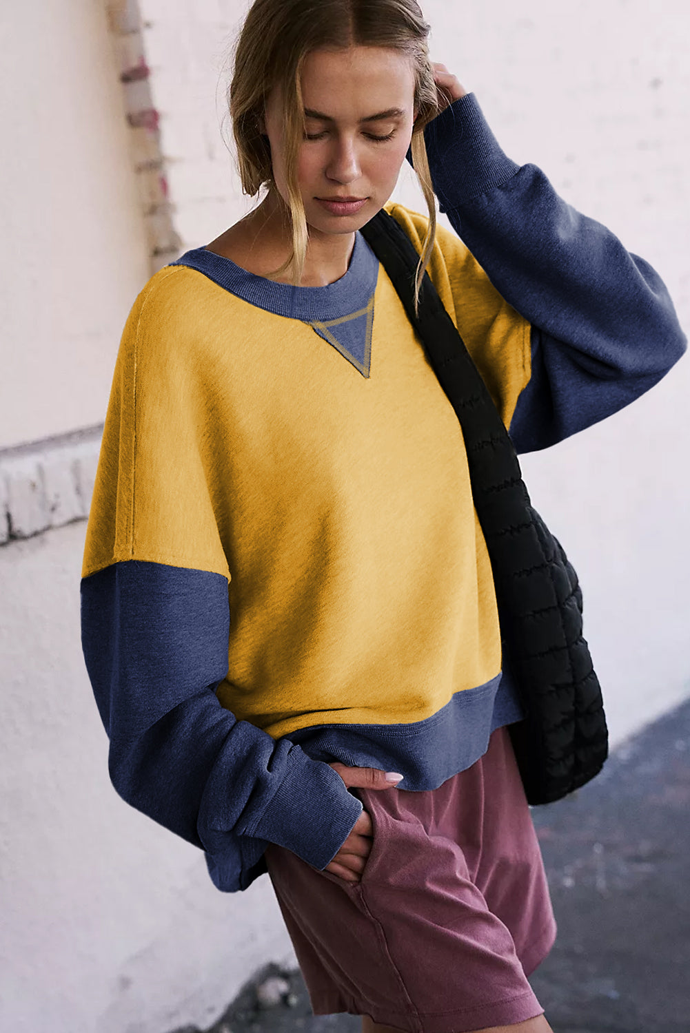 Vera | Color block sweatshirt with a crew neck and long sleeves
