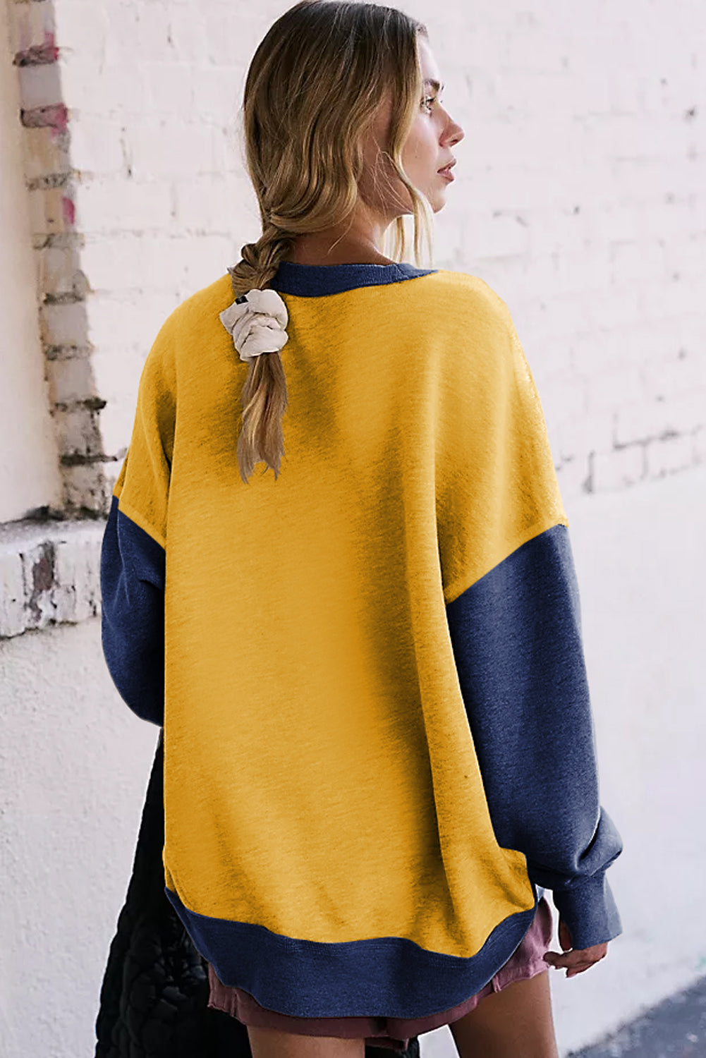Vera | Color block sweatshirt with a crew neck and long sleeves