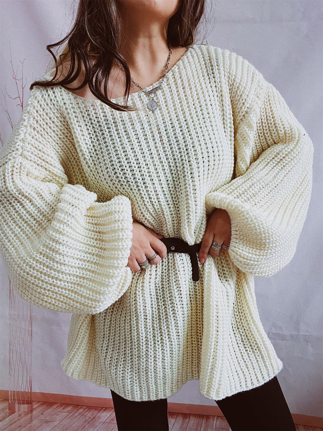 Regina | Long-sleeved sweater with a boat neck and belt