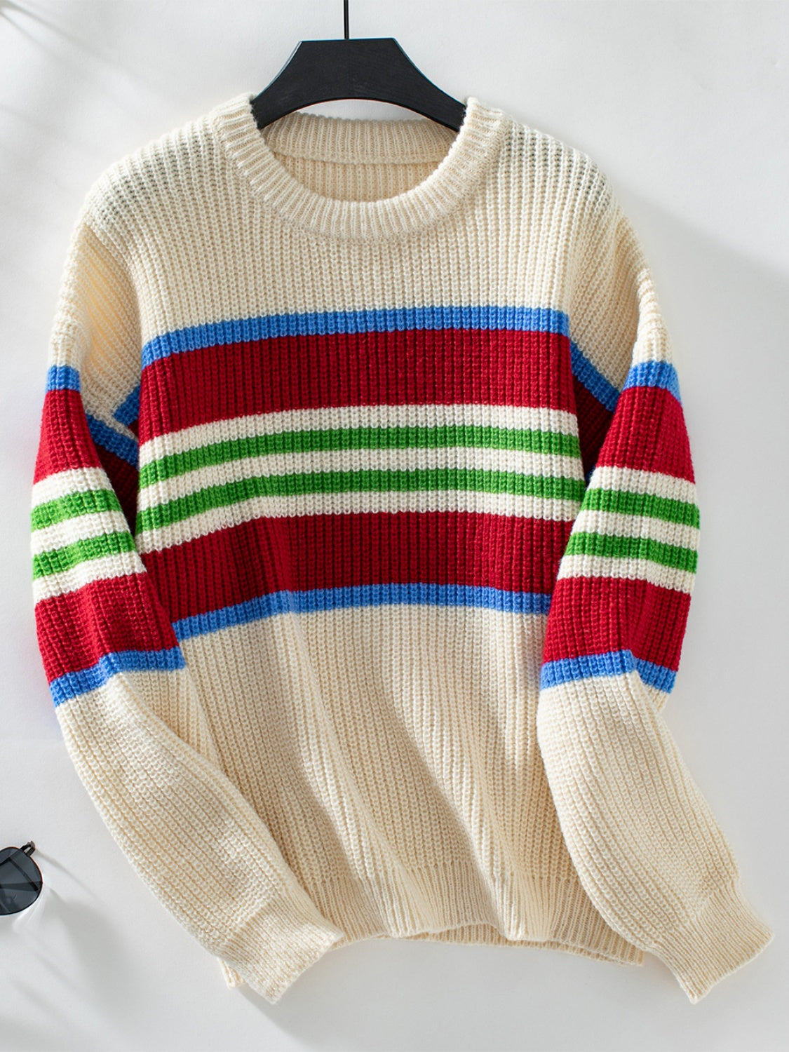 Barbara | Long-sleeved sweater with contrasting stripes and a crew neck