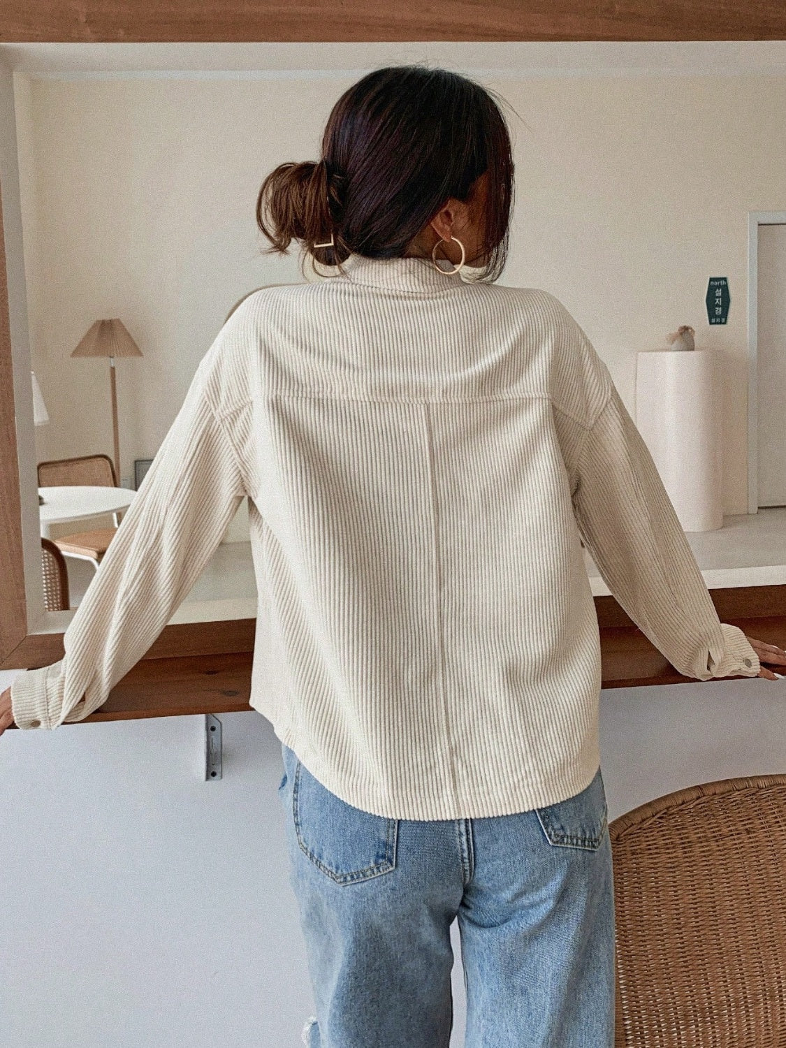Estefanía | Honey colored down jacket with pockets and collar and snap fasteners