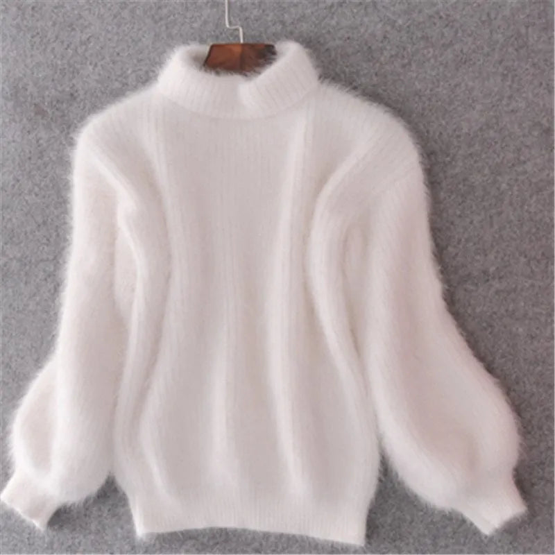 Mónica® | Vintage angora-style sweater: loosely knitted and plain.