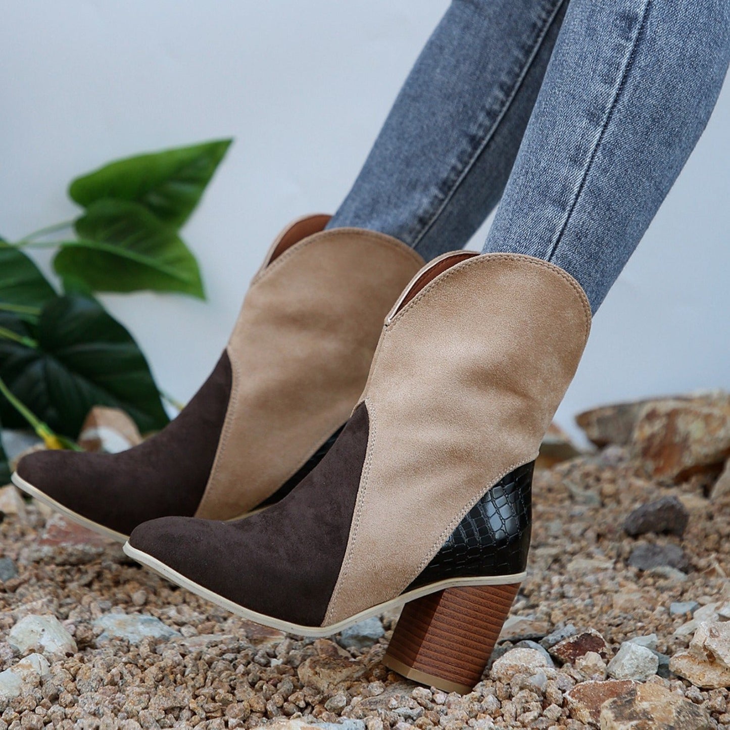 Jenny | Durable orthopedic boots
