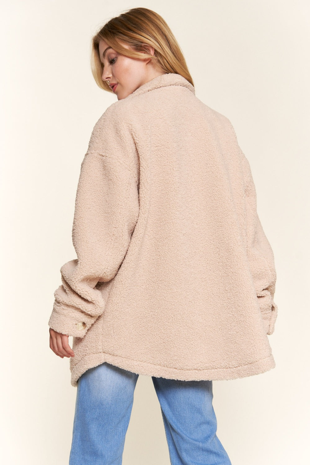 Nina | And the Why Teddy Sherpa button-down jacket with a curved hem