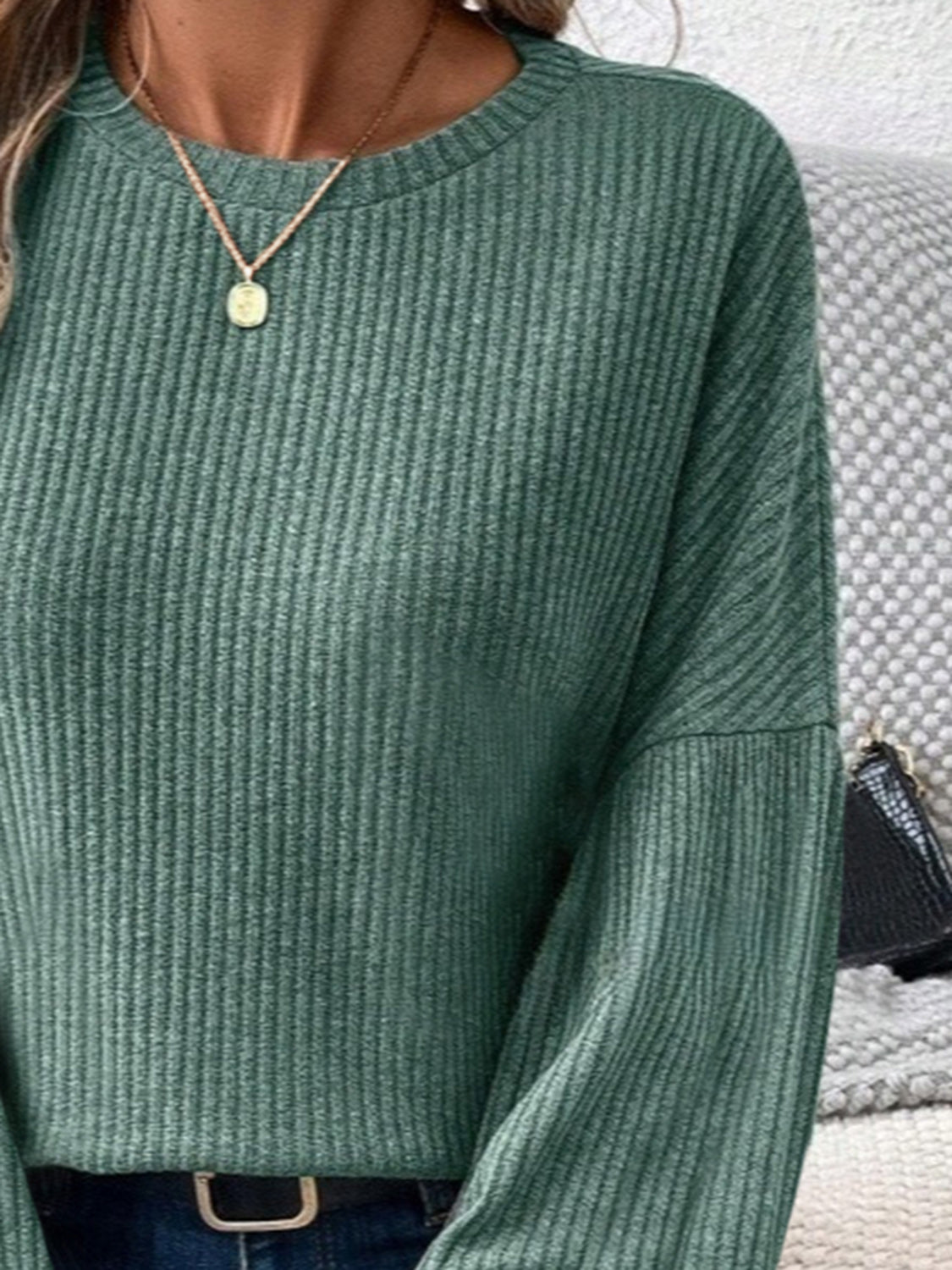 Olivia | Ribbed crew neck t-shirt with lantern sleeves