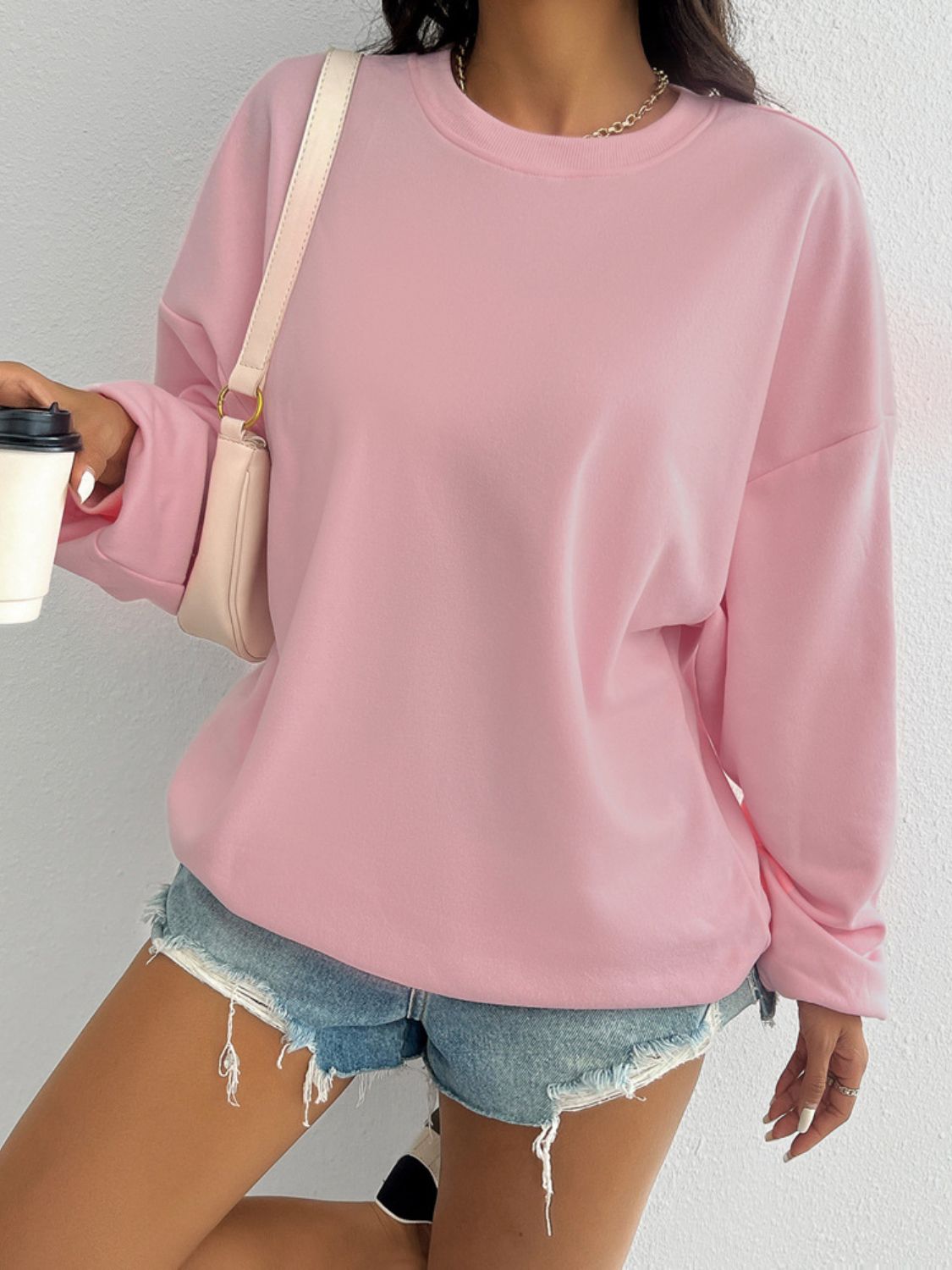 Cecilia | Long sleeve crew neck sweatshirt with letter graphic