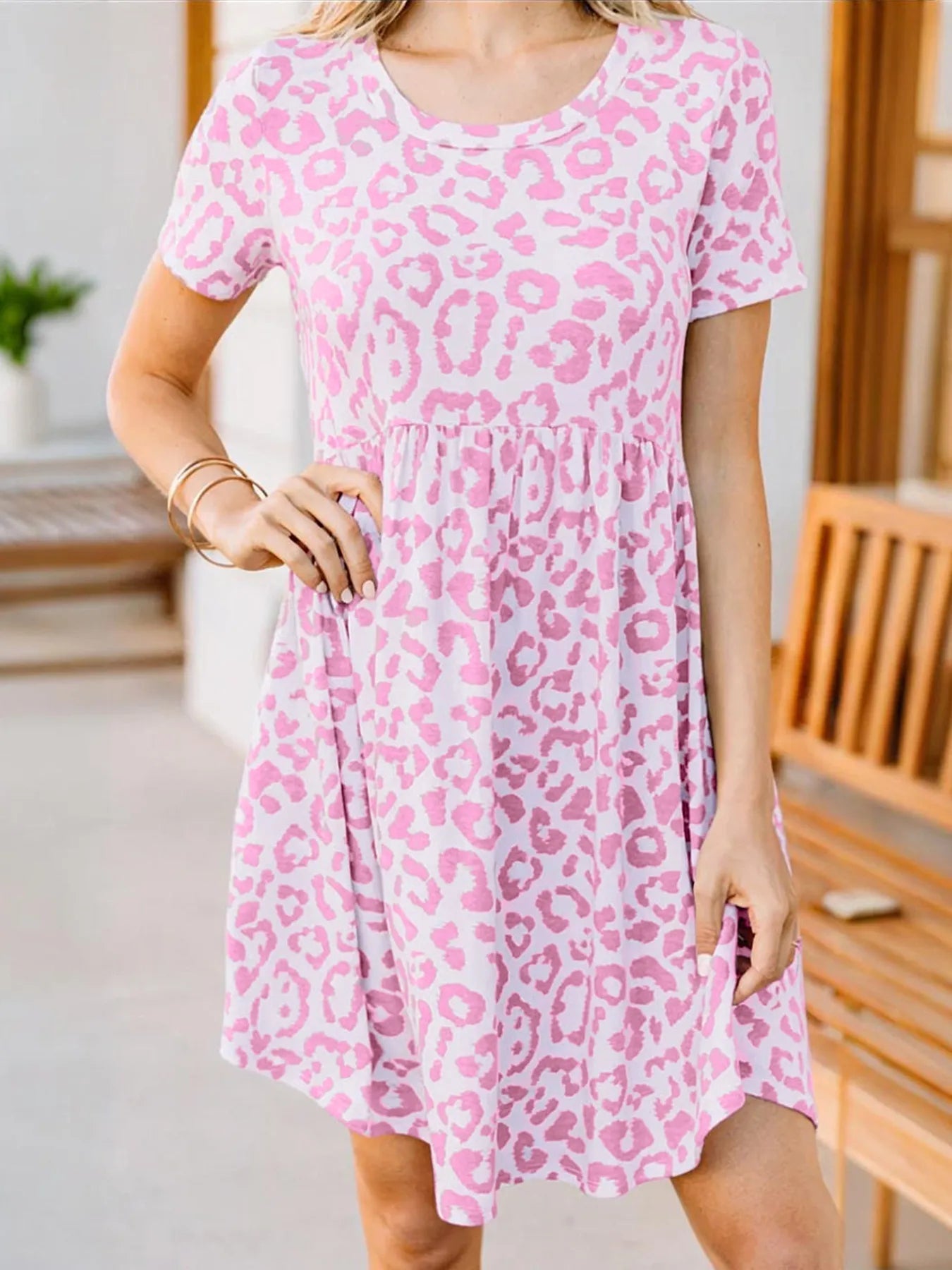 Ilaria® | Casual Short Sleeve Leopard Print Mini Dress