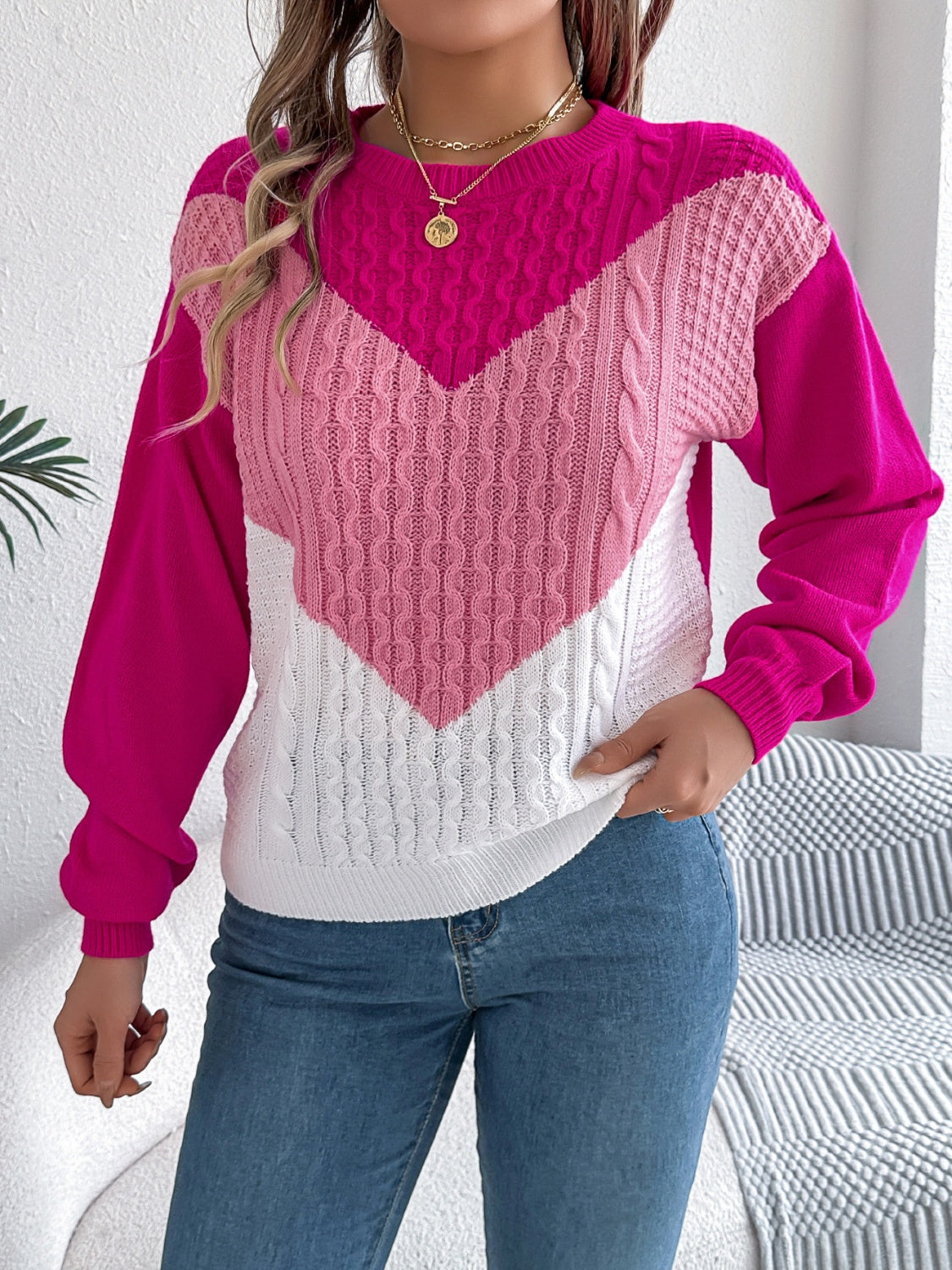 Dominique | Contrasting long-sleeved sweater with a crew neck