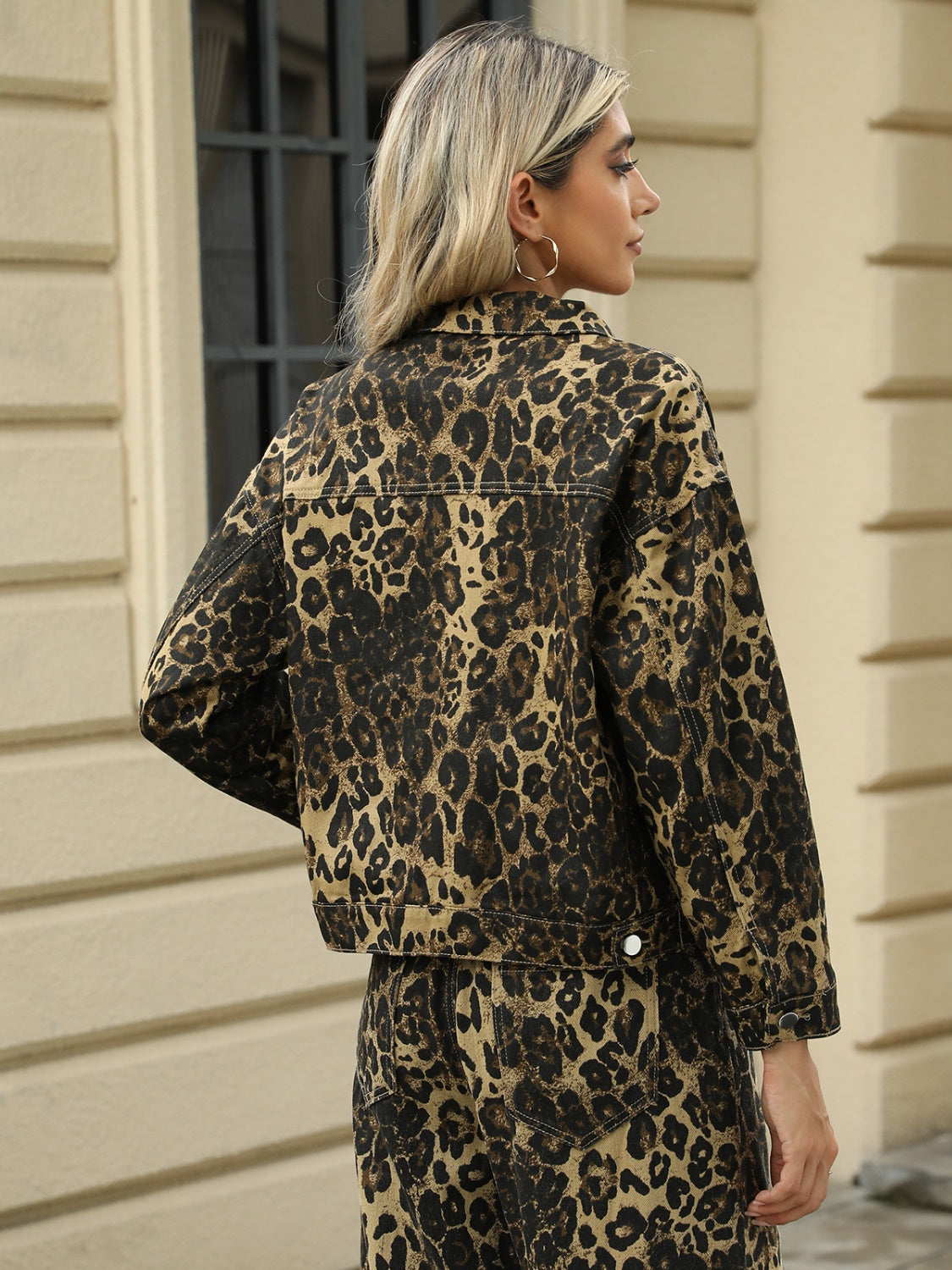 Klara | Long sleeve denim jacket with pockets and leopard print