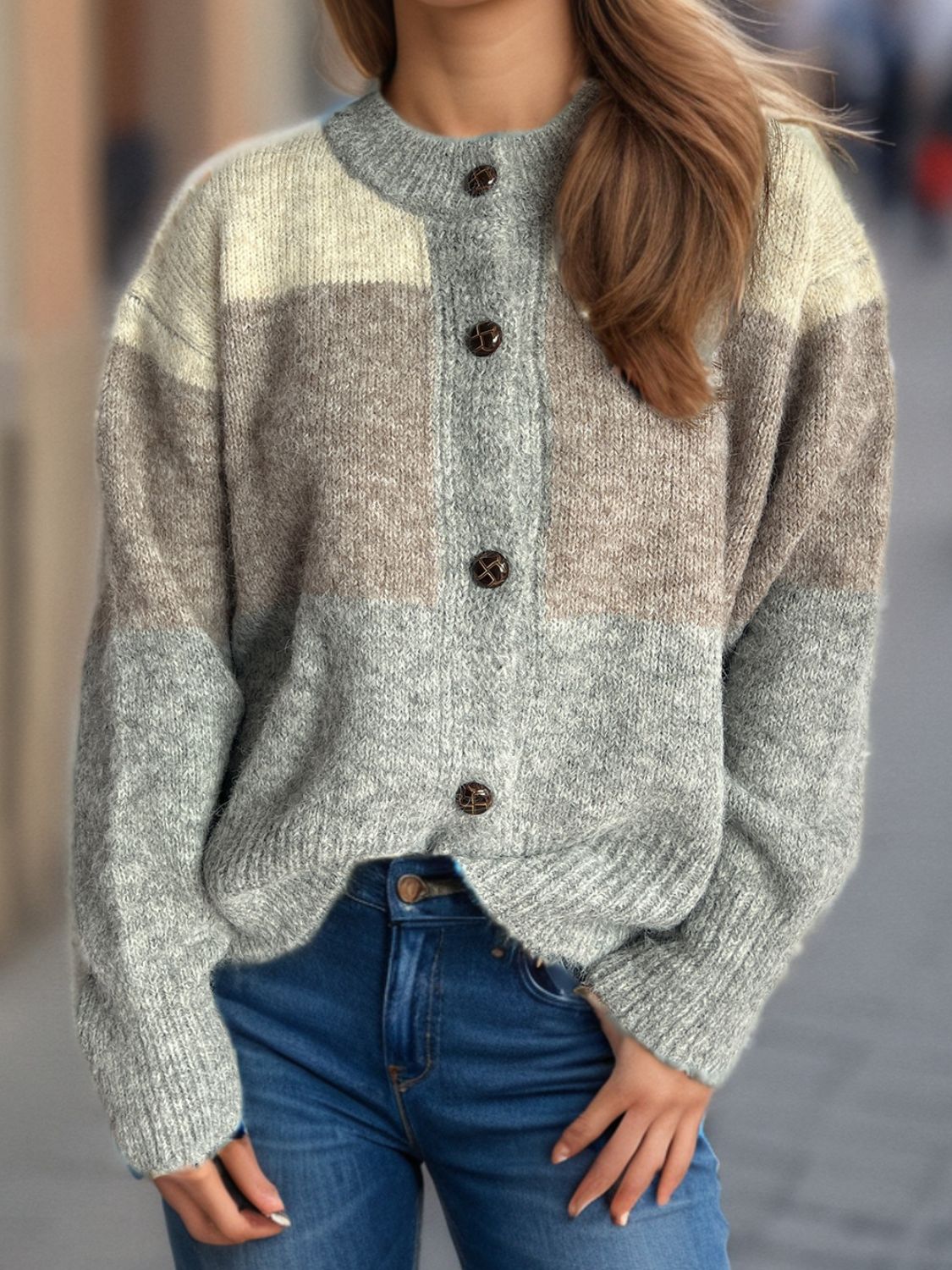 Jacqueline | Color block crew neck cardigan with buttons