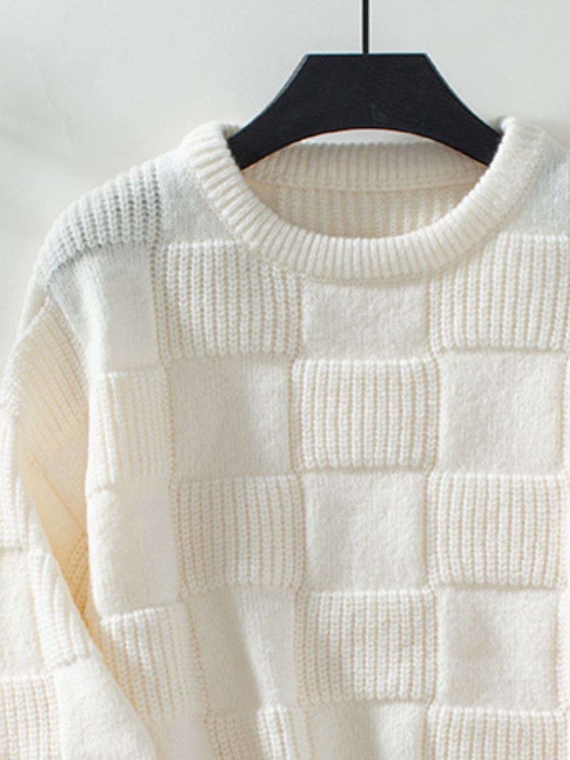 Aneta | Checked long-sleeved sweater with a crew neck