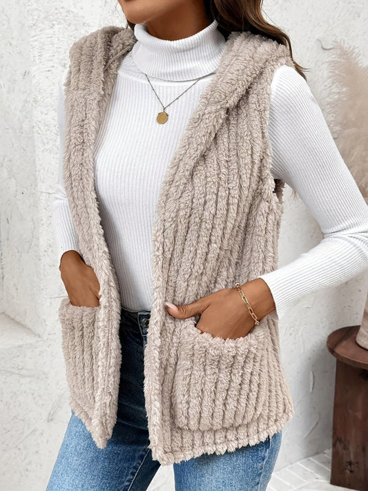 Julieta | Fluffy hooded vest with pockets