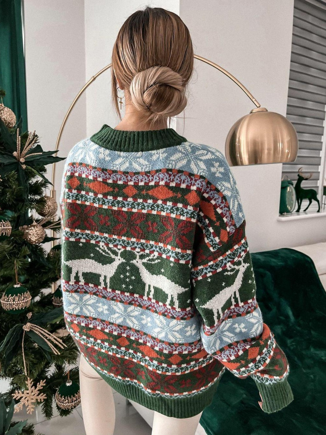 Trinidad | Pullover with a geometric crew neck and dropped shoulders