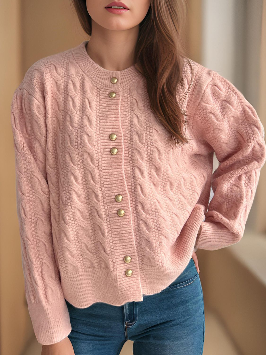 Cristina | Cable knit cardigan with a crew neck and long sleeves