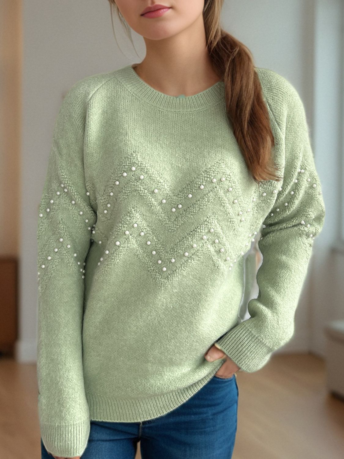 Concepcion | Round neck sweater with raglan sleeves and pearl trim