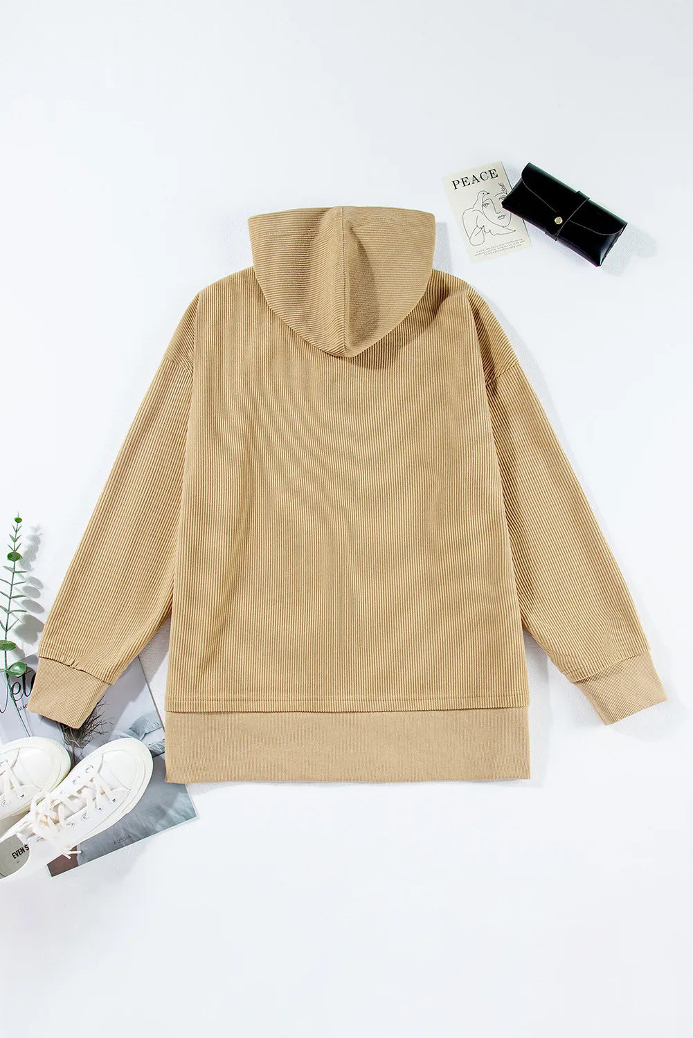 Elena | Hoodie with a half-length snap fastening and low shoulders
