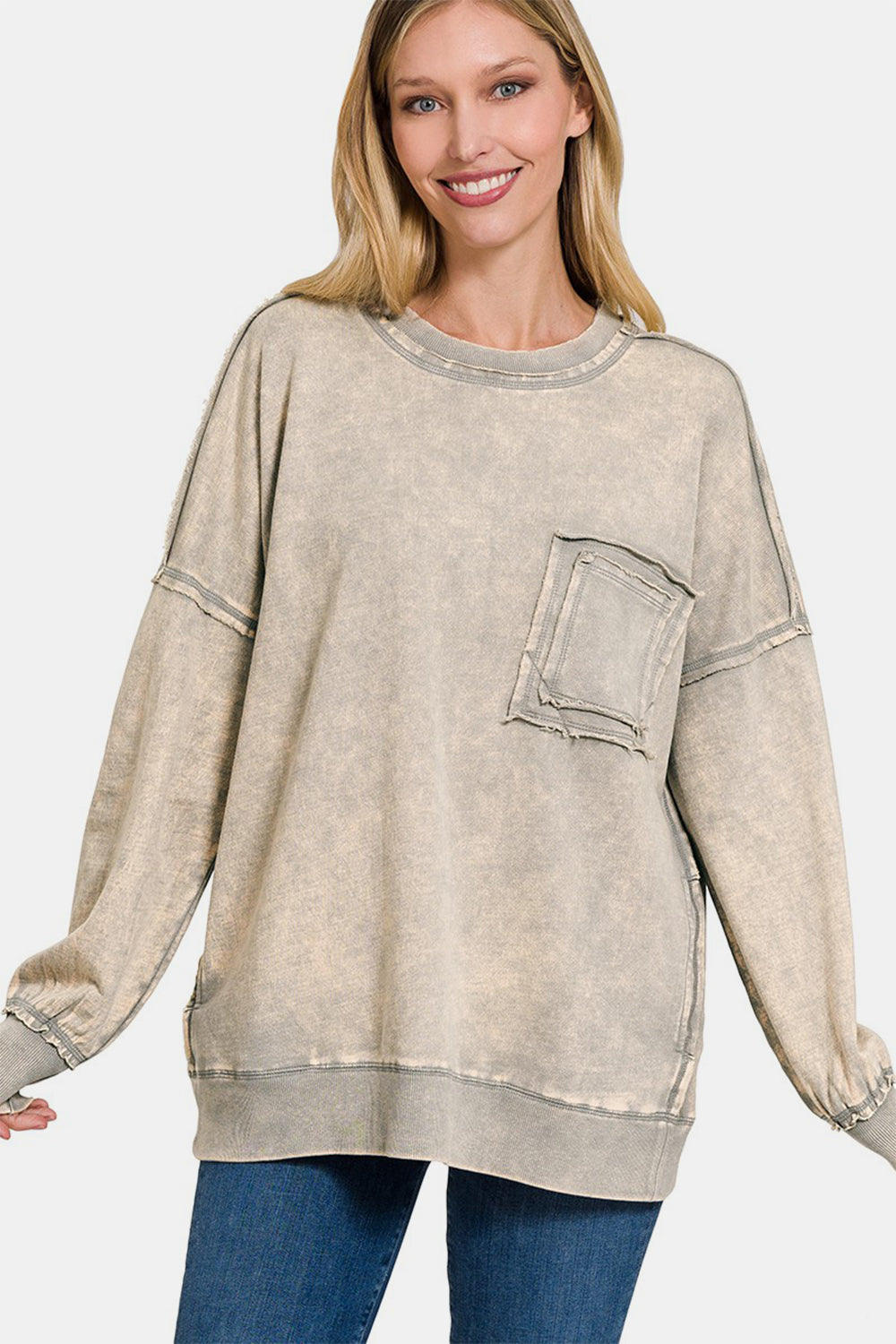 Cecilia | Sweatshirt with an exposed seam and a crew neck and dropped shoulders