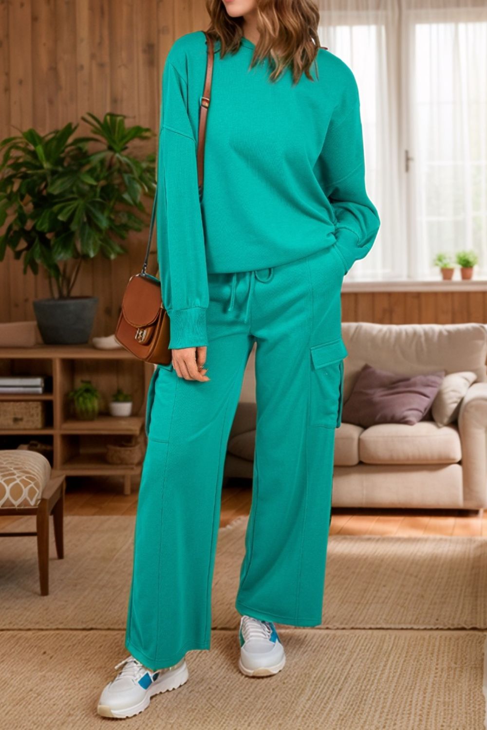 Yazmin | Complete set consisting of a long-sleeved crew-neck shirt and drawstring trousers
