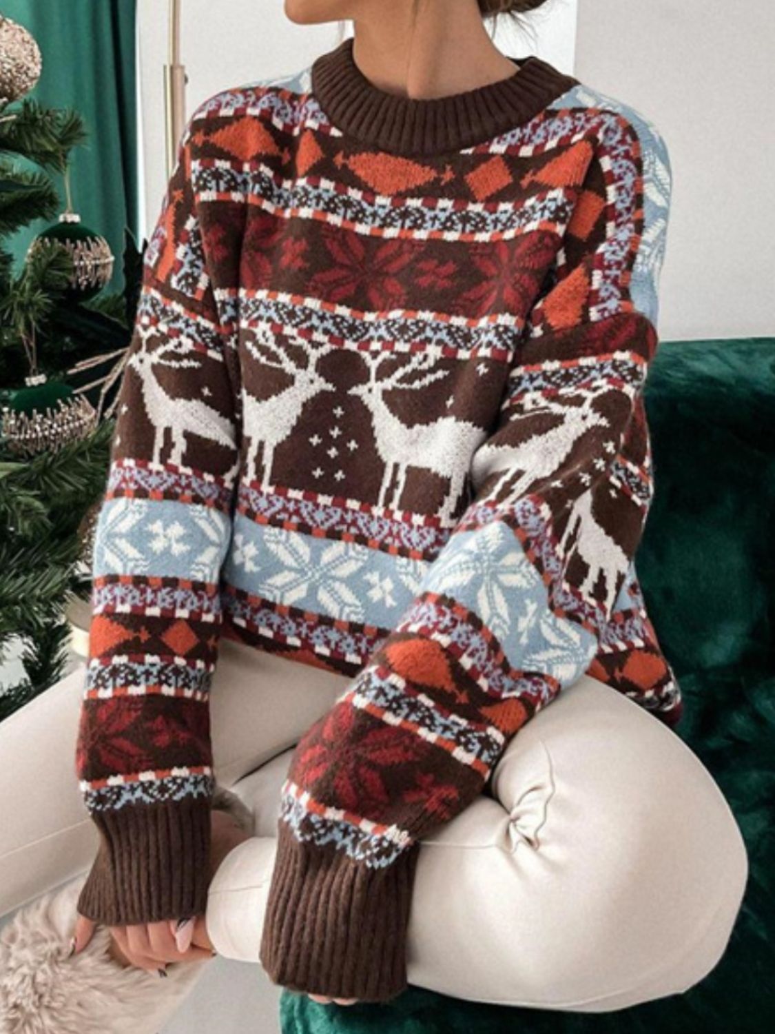 Trinidad | Pullover with a geometric crew neck and dropped shoulders