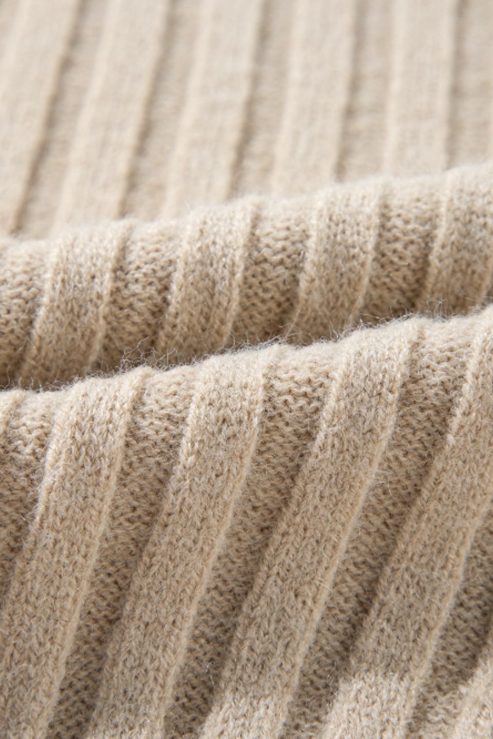 Liliana | Color block crew neck cable knit sweater