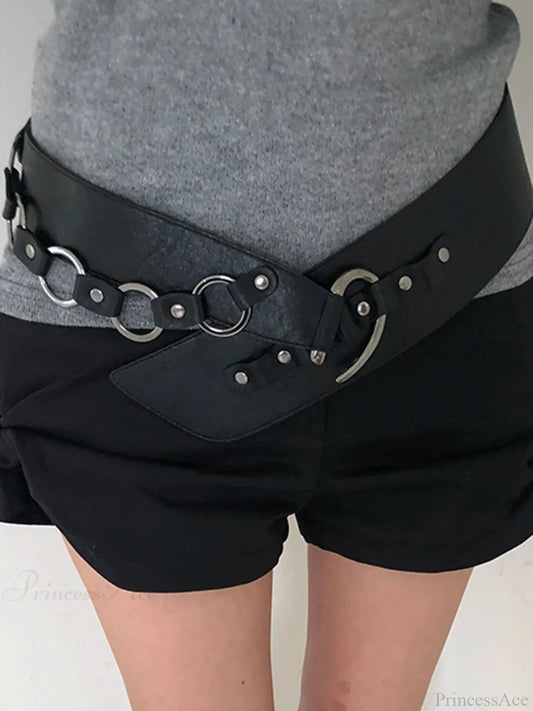 Antique Mysterious Polyurethane Leather Metal Clasp Belt