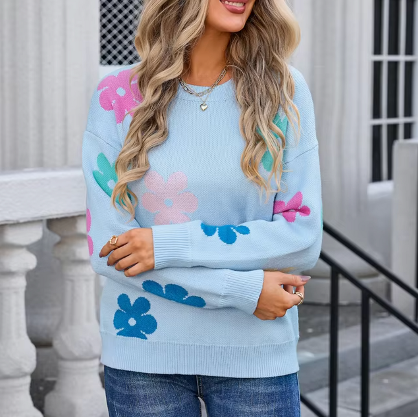 Vanesa | Knitted sweater with a floral pattern