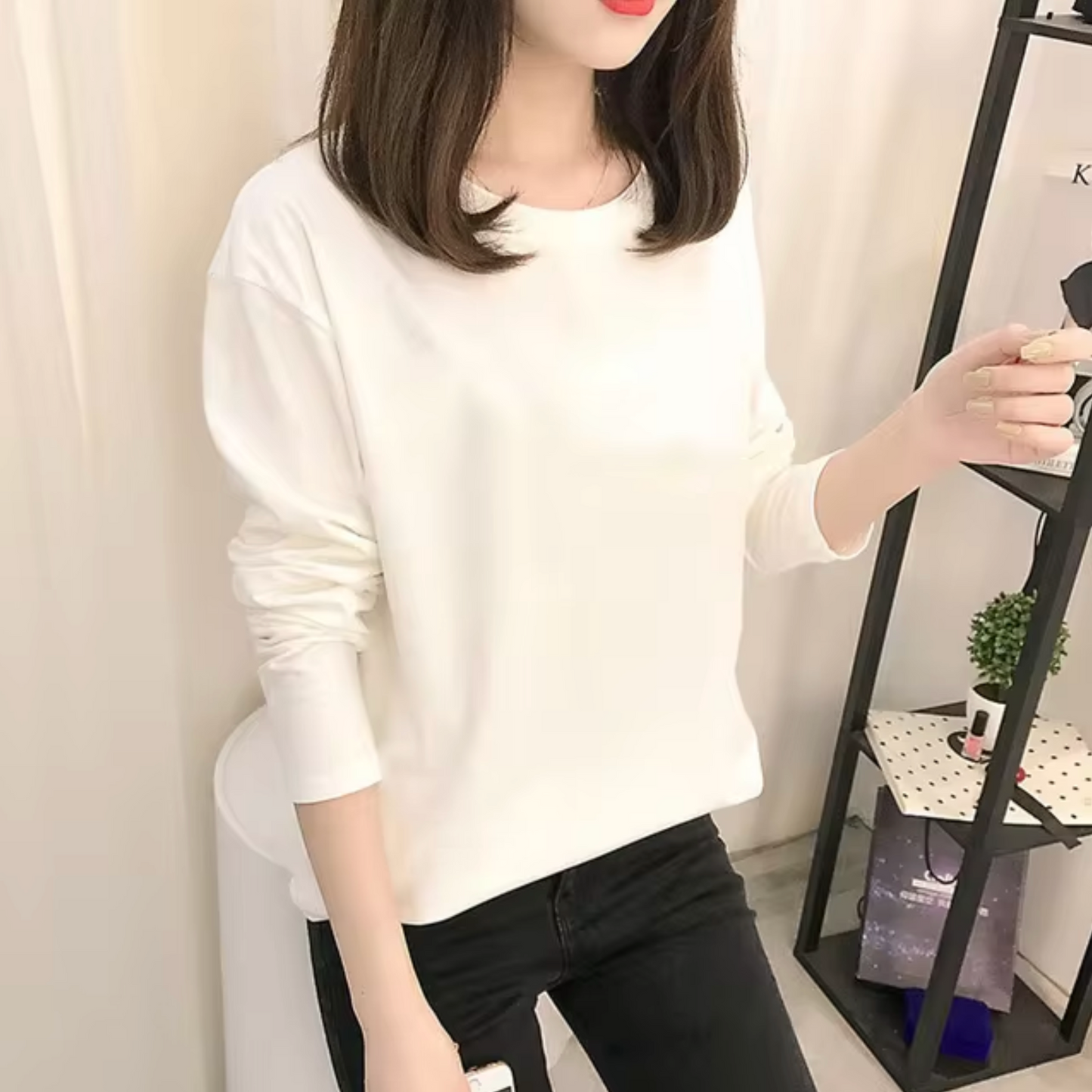 Iris | Long-sleeved cotton shirt with a crew neck
