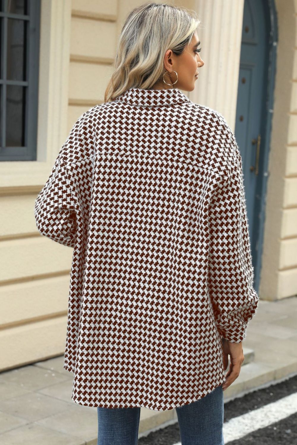 Anika | Houndstooth coat with buttons and dropped shoulders