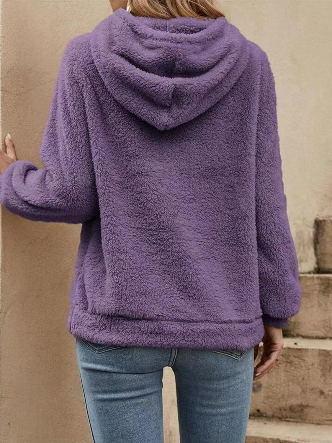 Sofia | Fluffy hoodie with drawstring and long sleeves