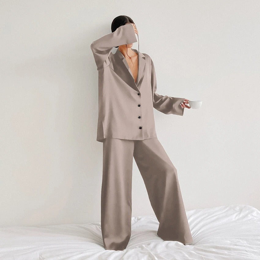 Iris® | Oversized pajama set with silky elegance