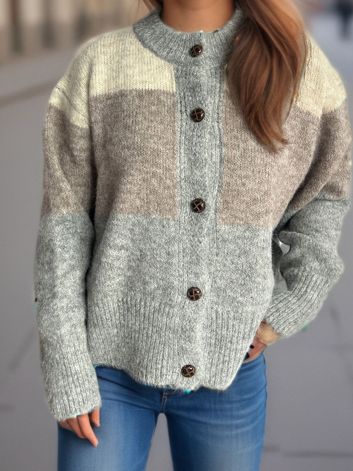 Jacqueline | Color block crew neck cardigan with buttons