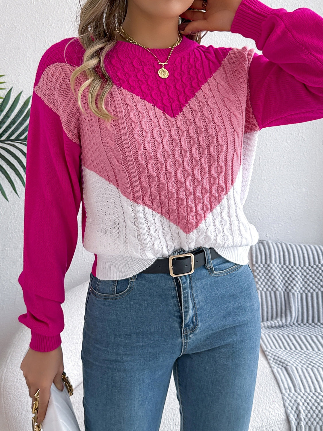 Dominique | Contrasting long-sleeved sweater with a crew neck