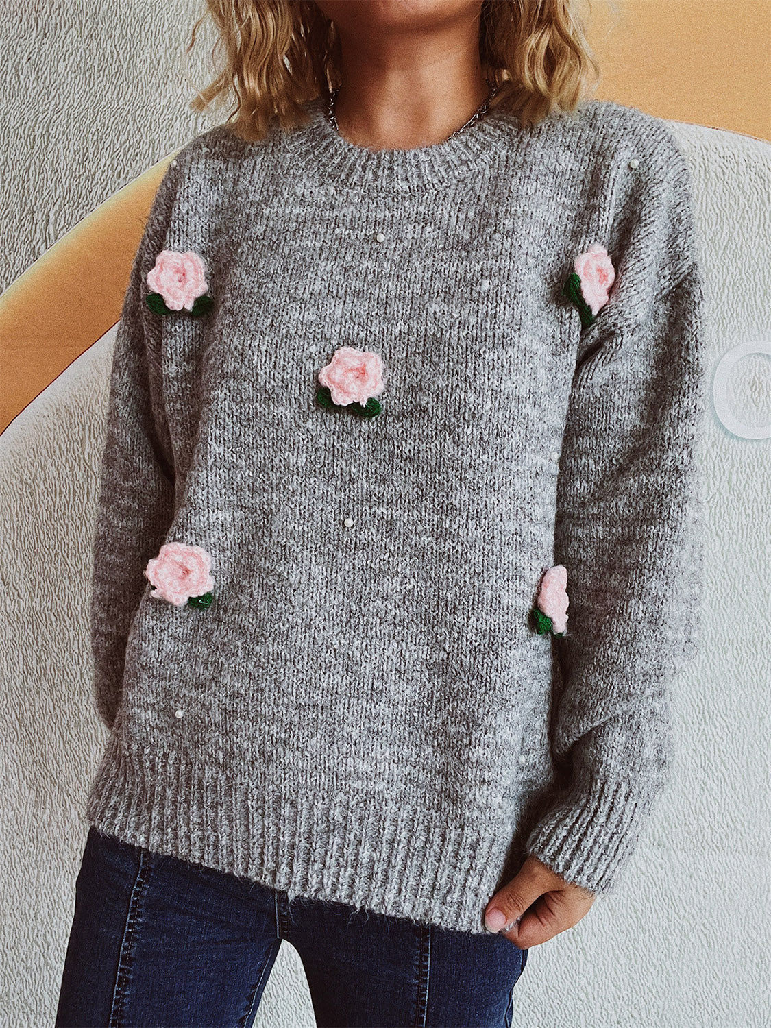 Stefanie | Long-sleeved sweater with a floral crew neck