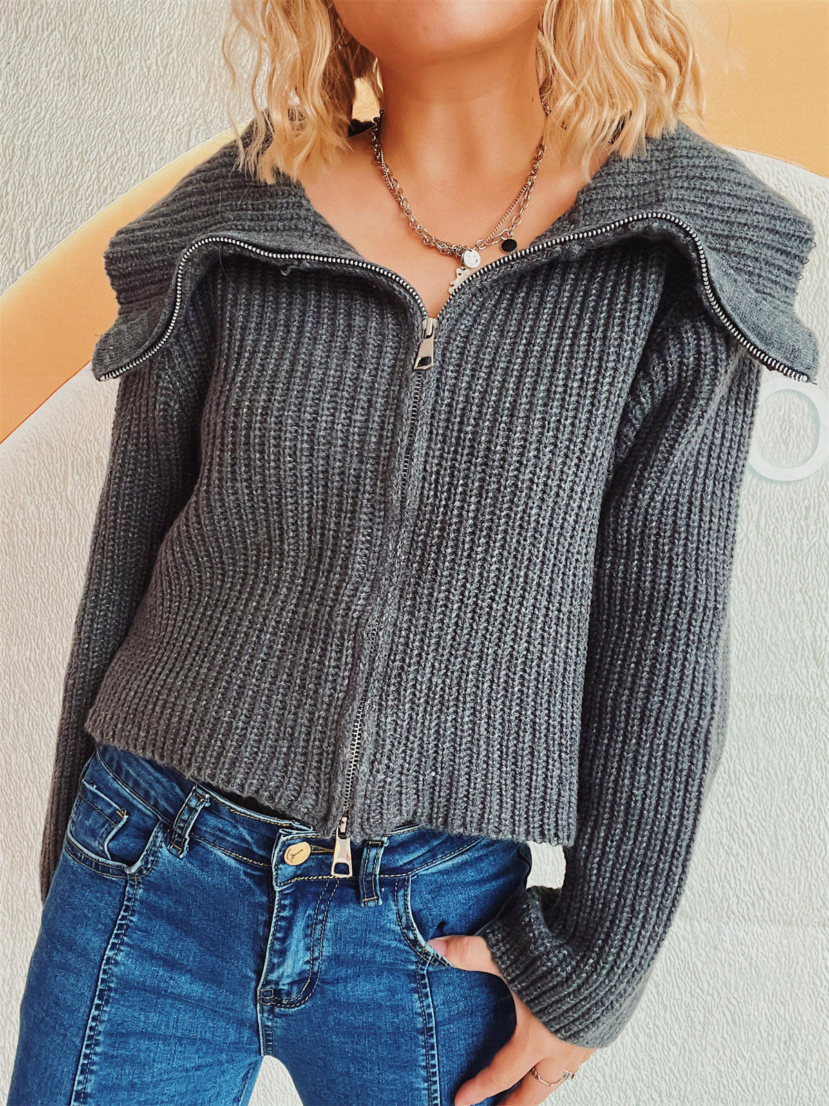 Estefanía | Long-sleeved cardigan with collar and zip