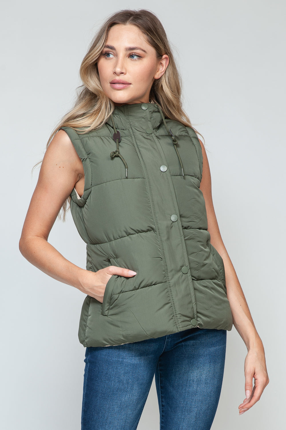 Dominique | Snobbish hooded vest with snap and zip fastening