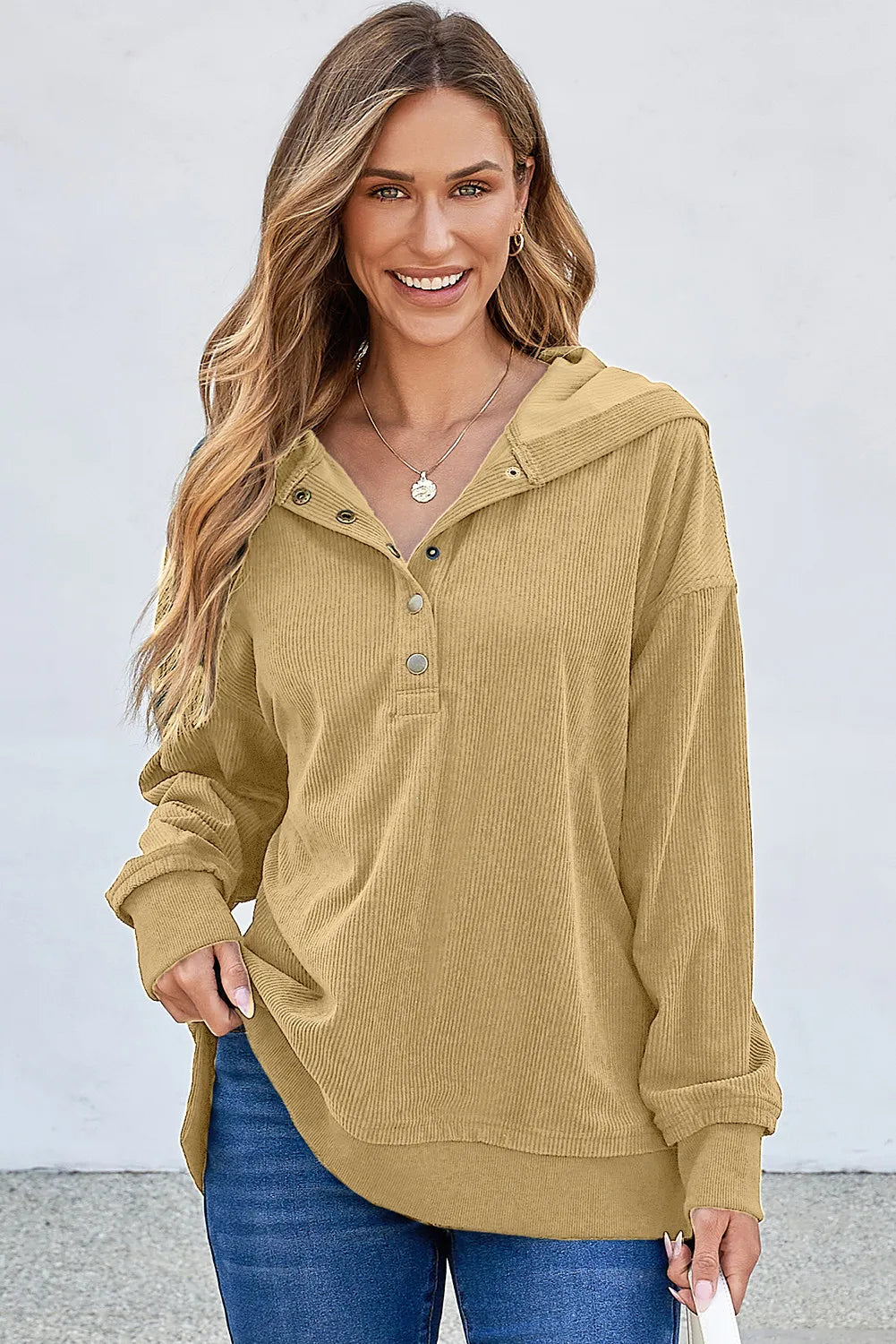 Elena | Hoodie with a half-length snap fastening and low shoulders