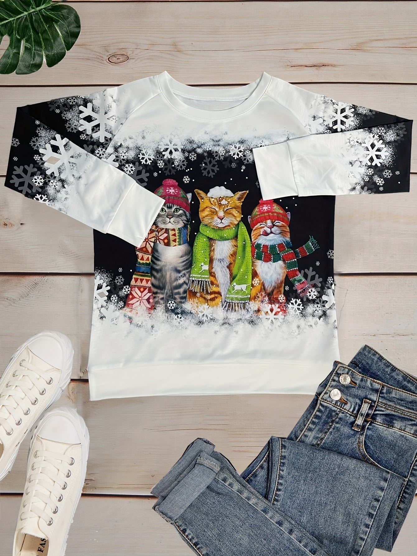 Lourdes | WARM WINTER TOP WITH SNOW CAT PRINT