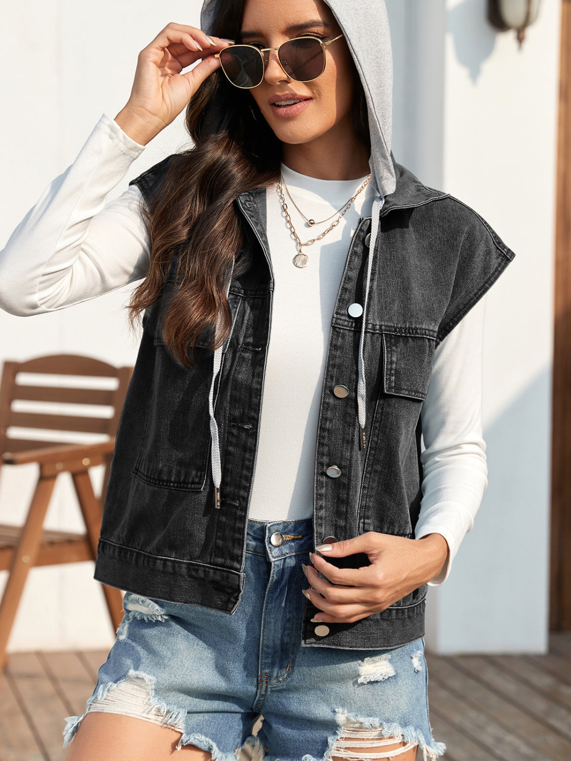 Ulla | Sleeveless denim jacket with drawstring and buttons