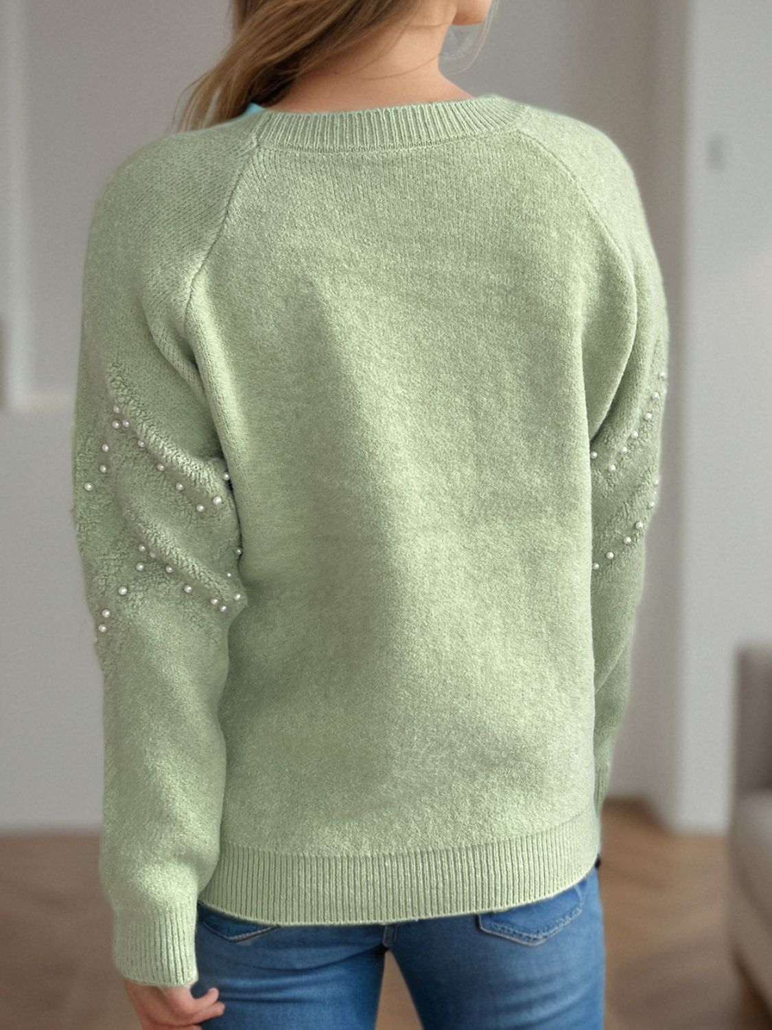 Concepcion | Round neck sweater with raglan sleeves and pearl trim